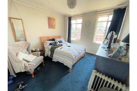 Flat for sale, St. Johns Court, Finchley Road, Hampstead, NW3 6LL