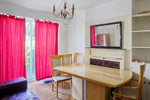undefined, 2 Herne Close, Neasden, NW10 0JS