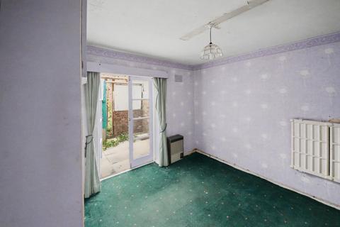 3 bedroom semi-detached house for sale, 37 Stratton Way, Biggleswade, SG18 0NS
