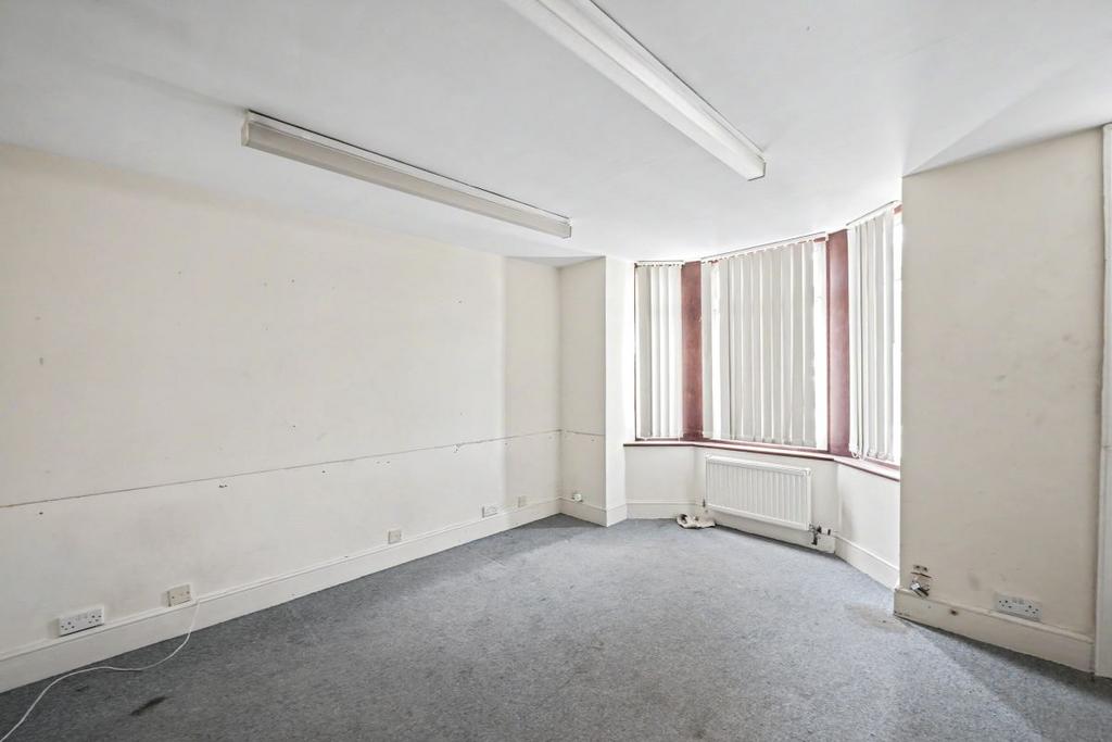 House in Reading - View 3