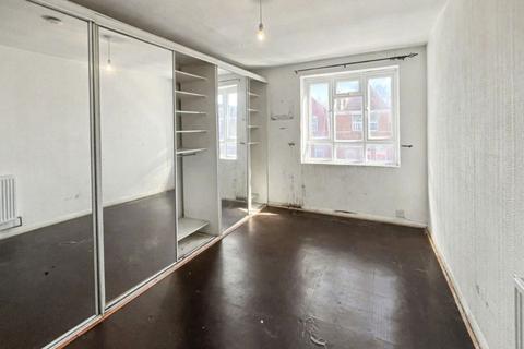 undefined, 30 Fairgreen Court, London Road, Mitcham, CR4 3NA