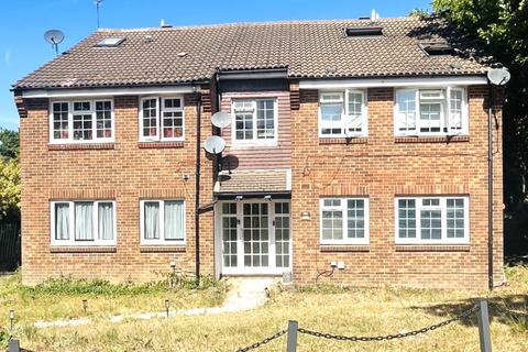 1 bedroom flat for sale, 42 St. Peter's Close, Tooting, SW17 7UH
