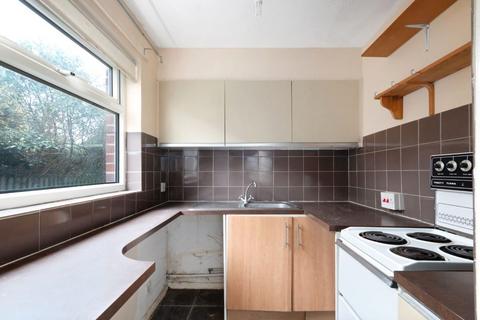 1 bedroom flat for sale, 42 St. Peter's Close, Tooting, SW17 7UH