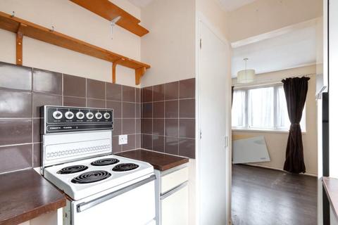 1 bedroom flat for sale, 42 St. Peter's Close, Tooting, SW17 7UH