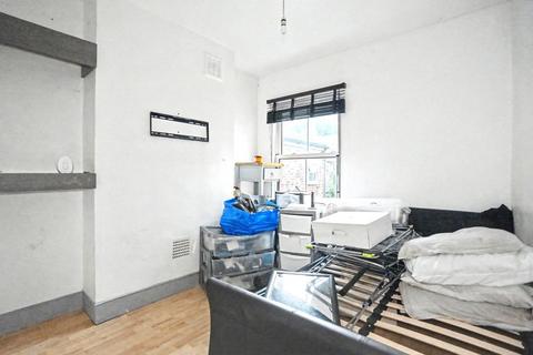 2 bedroom maisonette for sale, 13(A) Henderson Road, Croydon, CR0 2QG