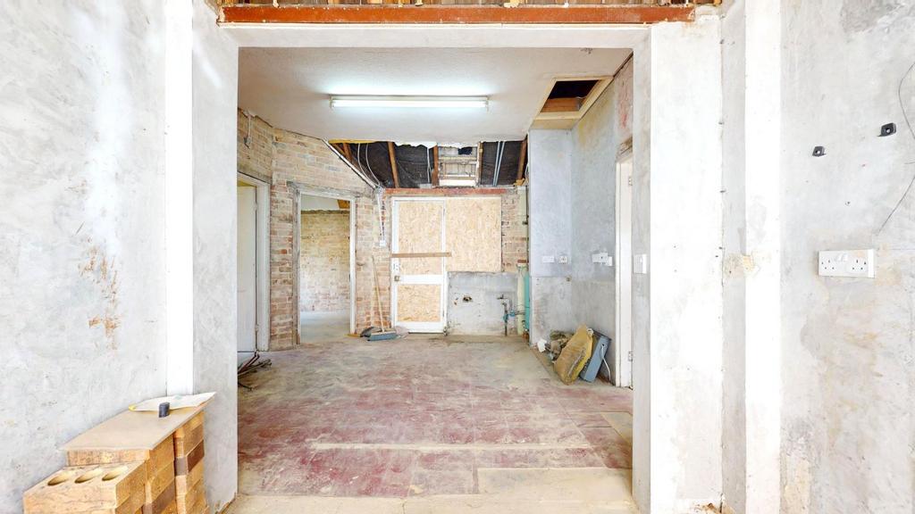 House in Ashford, Repton Park South, Repton Manor - View 5