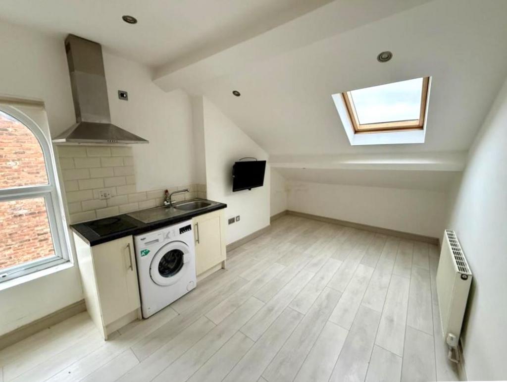Apartment in Liverpool - View 2