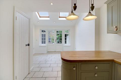 3 bedroom semi-detached house for sale, Updown Hill, Windlesham GU20