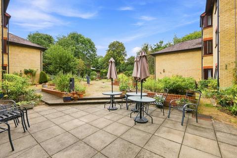 2 bedroom retirement property for sale, 120 Billy Lows Lane, Potters Bar EN6