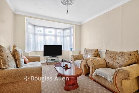 3 bedroom terraced house for sale, Christie Gardens, Chadwell Heath RM6