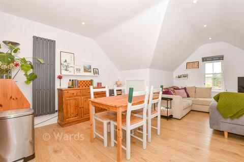 2 bedroom apartment for sale, High Street, Pembury, Kent