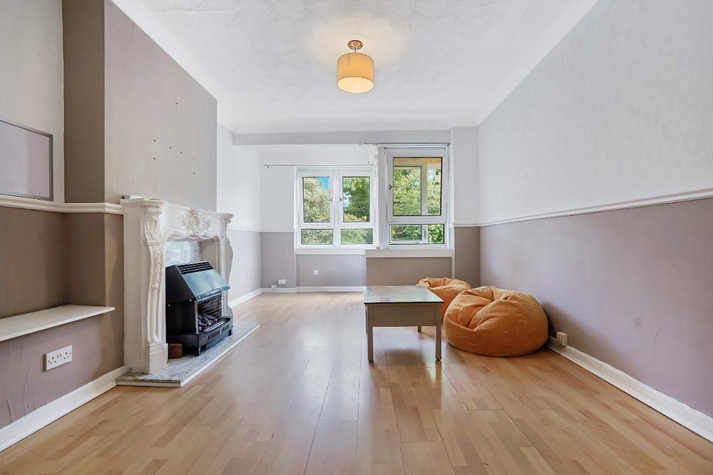 Apartment in Glasgow, The Drives, Blochairn - More
