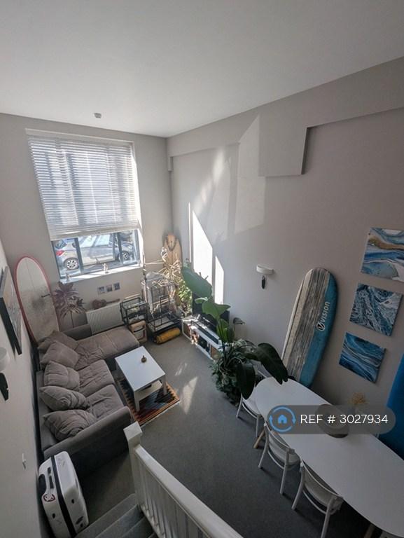Apartment in Bristol - View 3