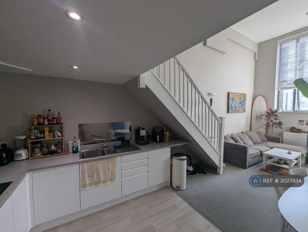 Apartment in Bristol - View 4