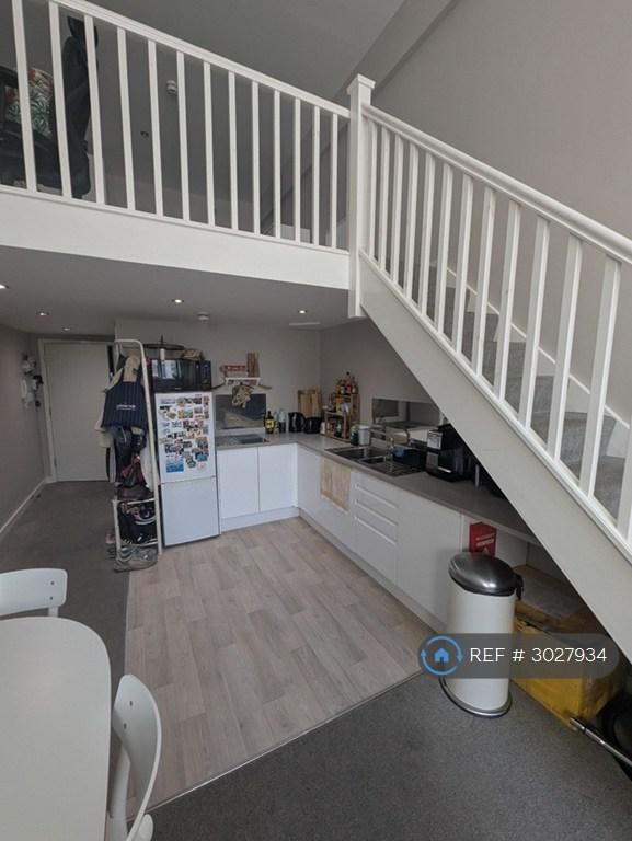 Apartment in Bristol - View 5