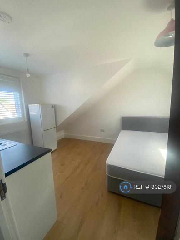 Apartment in London - View 3