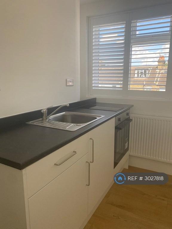 Apartment in London - More