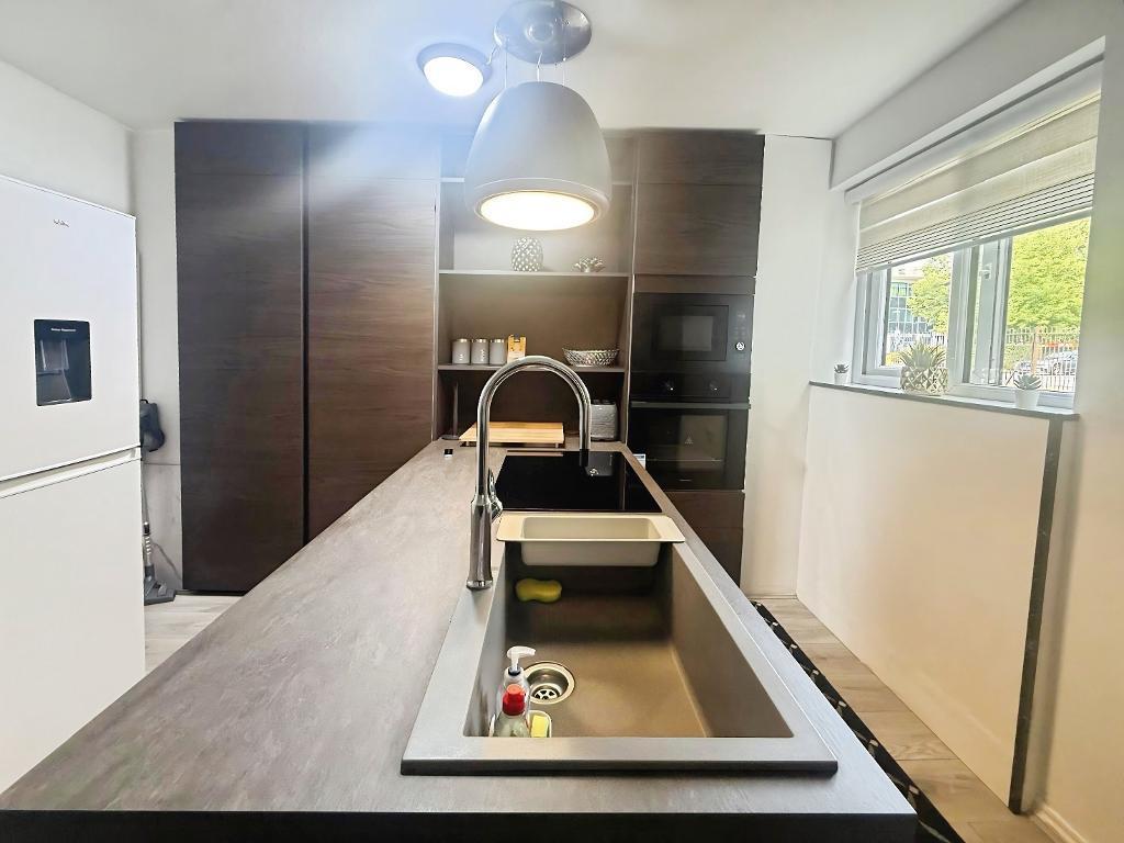 Apartment in London - View 3