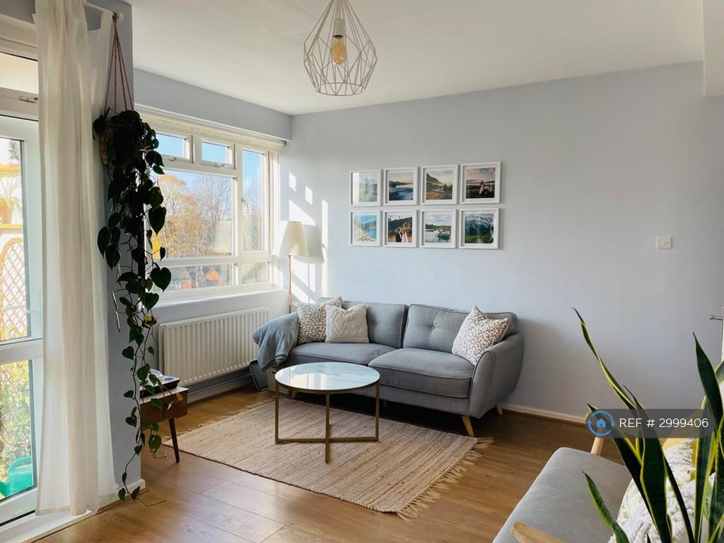 Apartment in Southfields - View 3