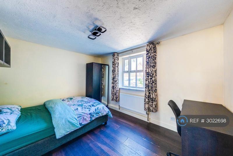 Apartment in London - View 3