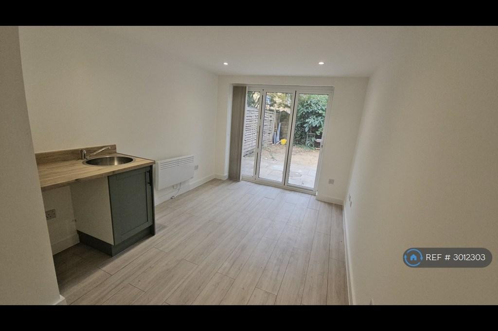 Apartment in London - View 2