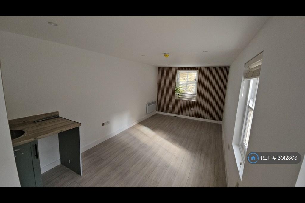 Apartment in London - View 3