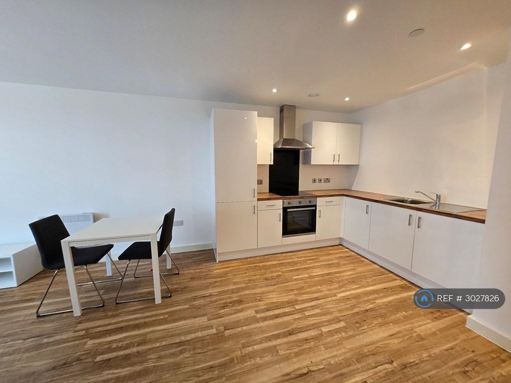 Apartment in Salford, Greater Manchester - View 4