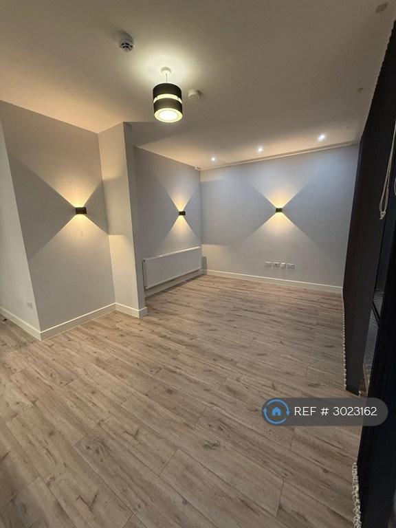 Apartment in London - View 3