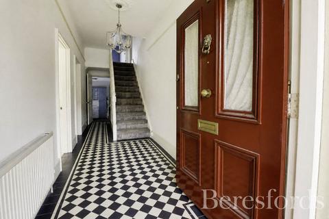 4 bedroom end of terrace house for sale, Queens Road, Brentwood, CM14