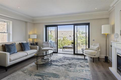 2 bedroom apartment for sale, Mulberry Court, Hampton Wick