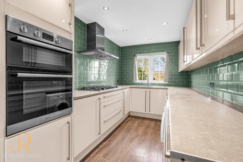 4 bedroom end of terrace house for sale, Park View, Hoddesdon EN11