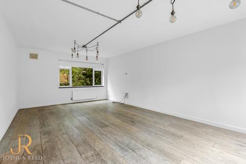 2 bedroom apartment for sale, Lambs Close, Cuffley EN6
