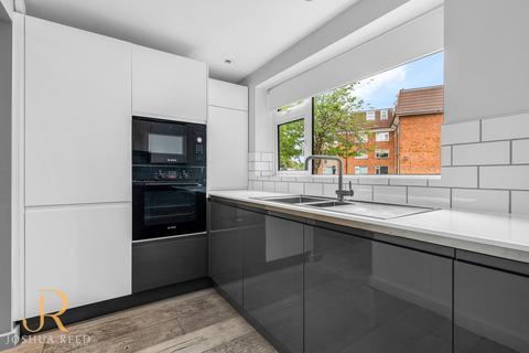 2 bedroom apartment for sale, Lambs Close, Cuffley EN6