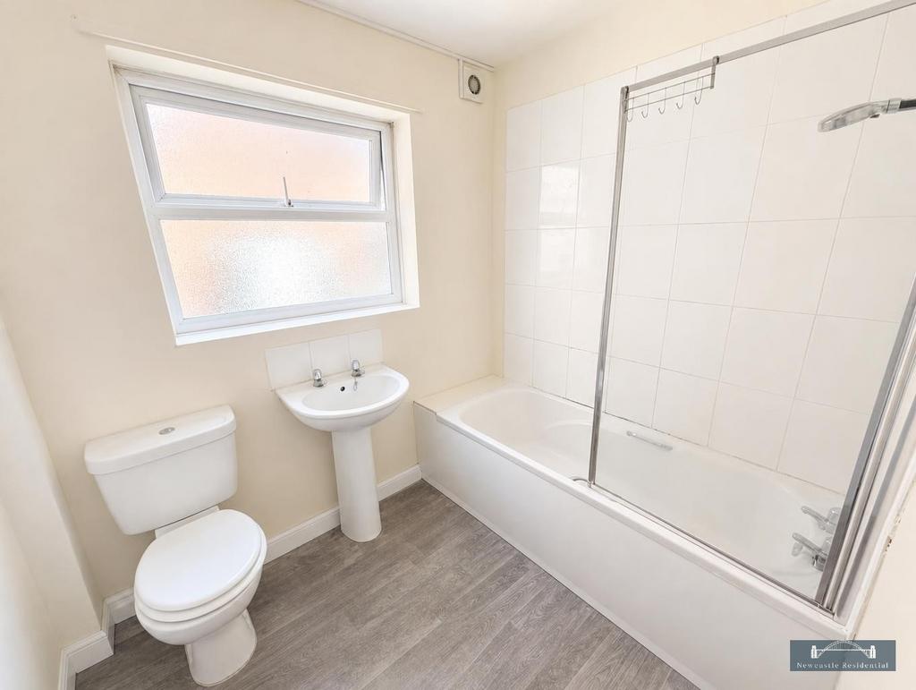 Apartment in Newcastle upon Tyne - View 3