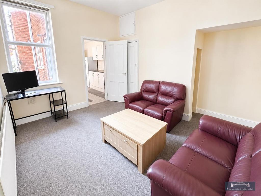 Apartment in Newcastle upon Tyne - View 4