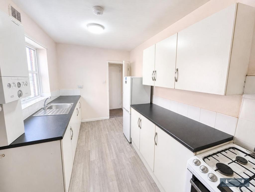 Apartment in Newcastle upon Tyne - View 5