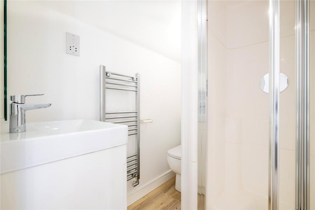 House in Croydon - View 3