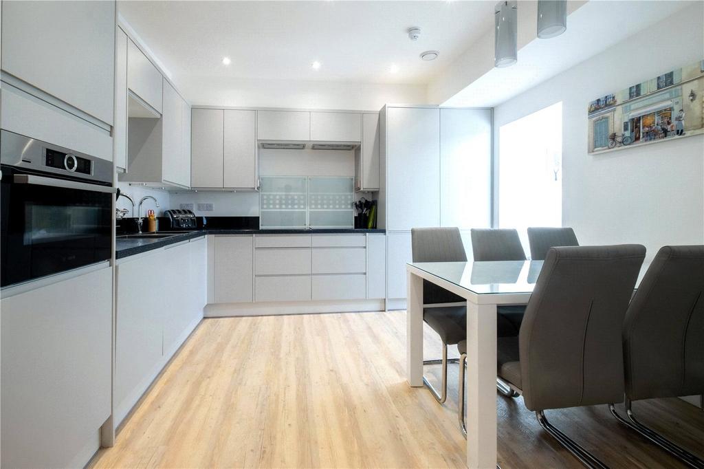 House in Croydon - View 5