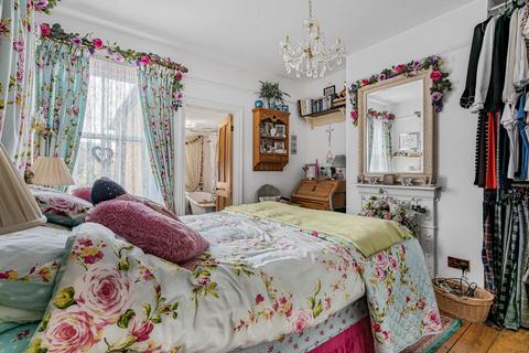 2 bedroom semi-detached house for sale, Ecton Road, Surrey KT15