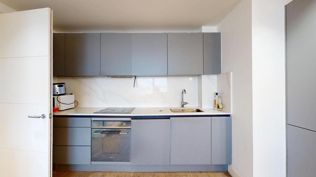 Apartment in Brentford - View 2
