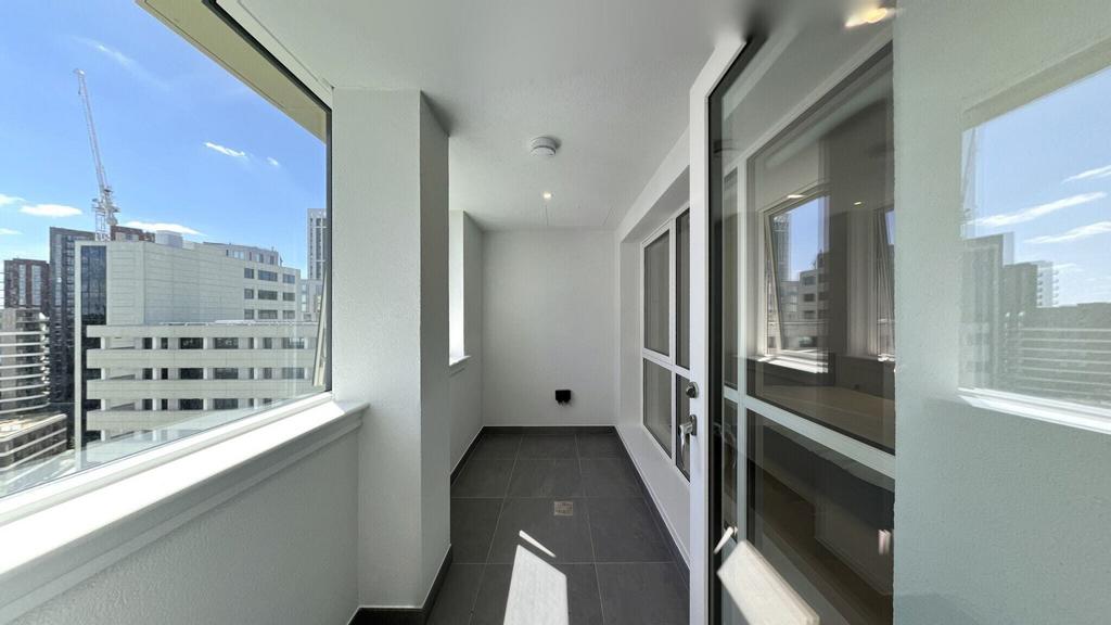 Apartment in Wembley - View 4