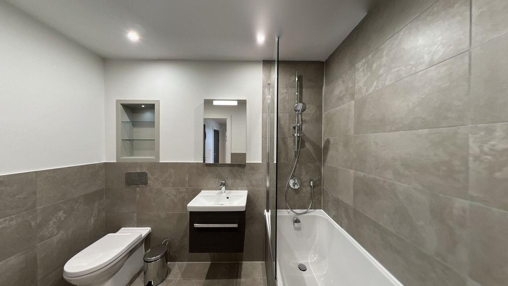 Apartment in Wembley - View 5