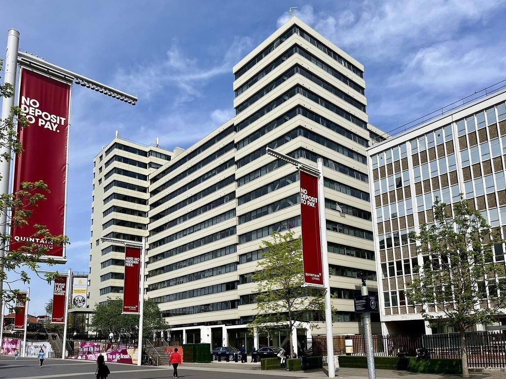 Apartment in Wembley - More