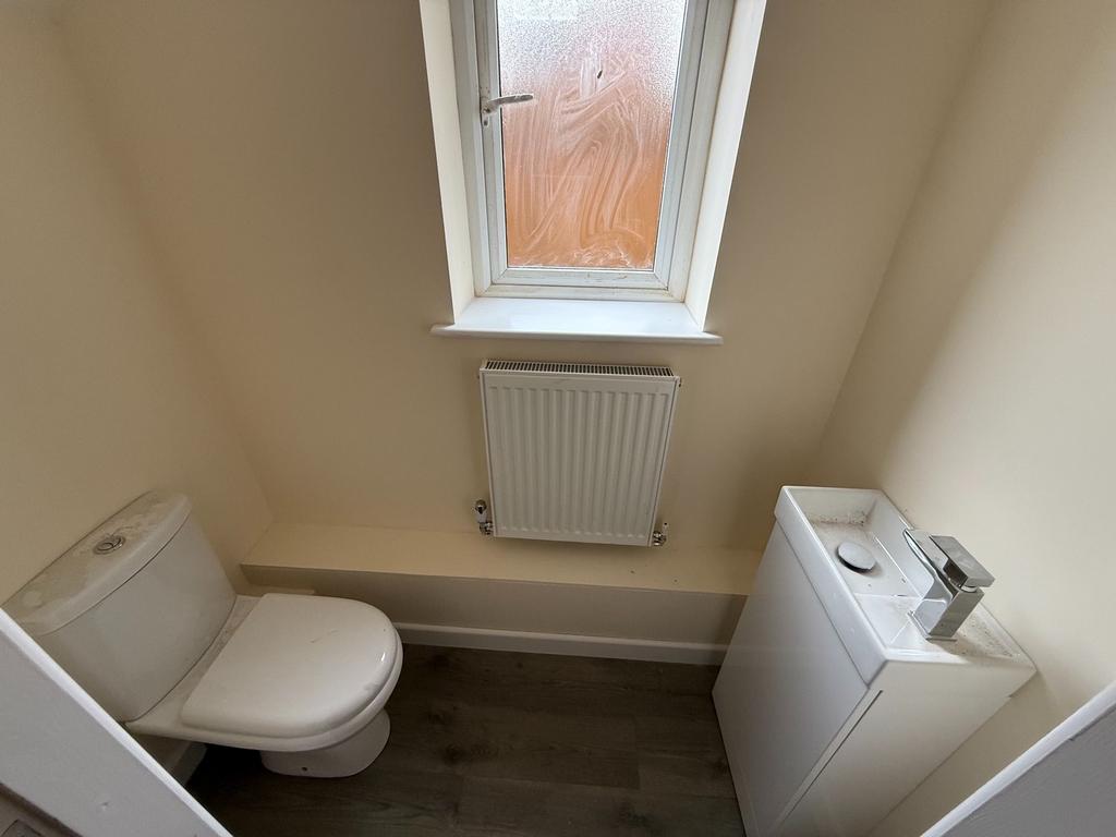 House in Wakefield - View 3