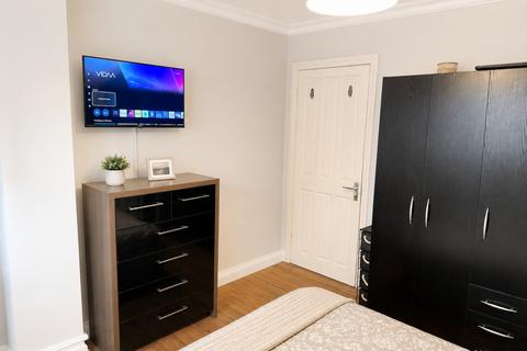 4 bedroom flat share to rent, Sheffield Square