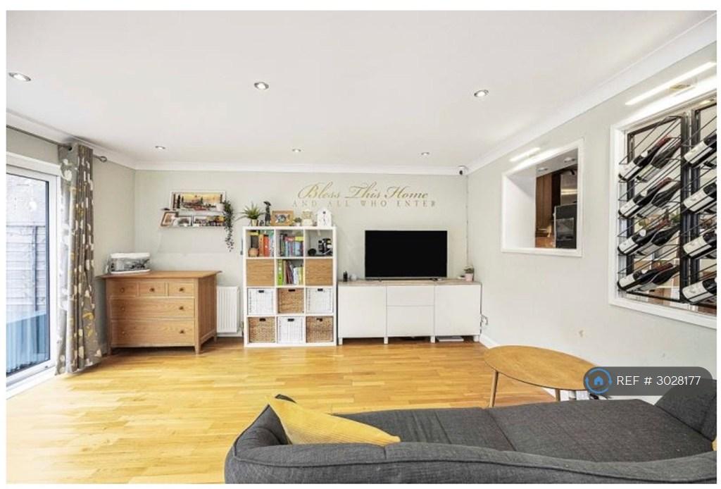 House in London - View 2