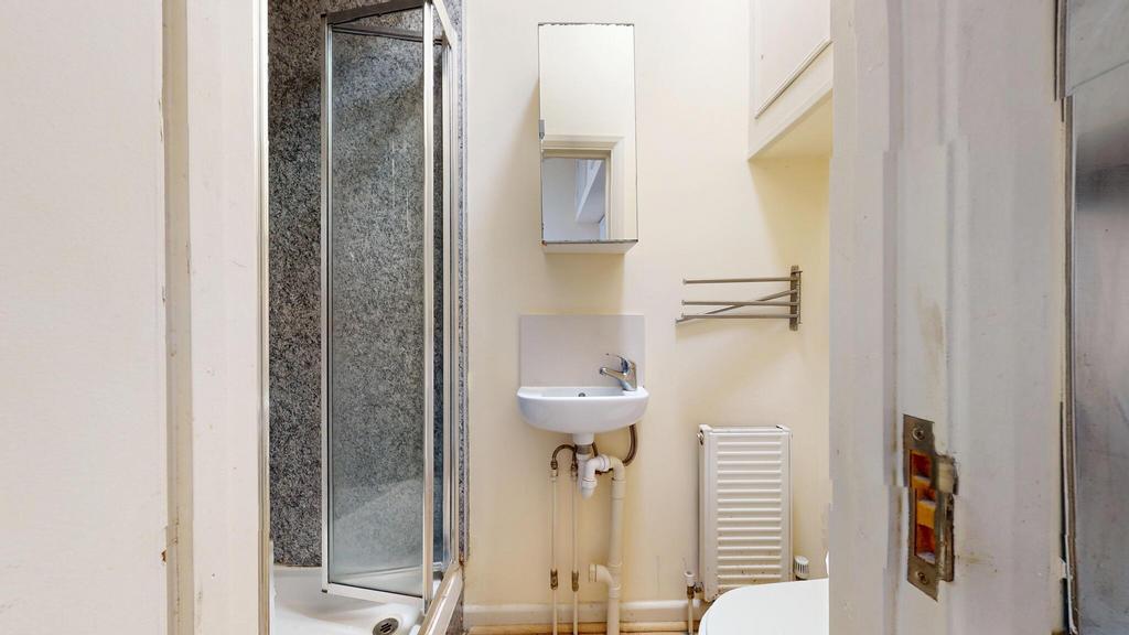 Apartment in London - View 3