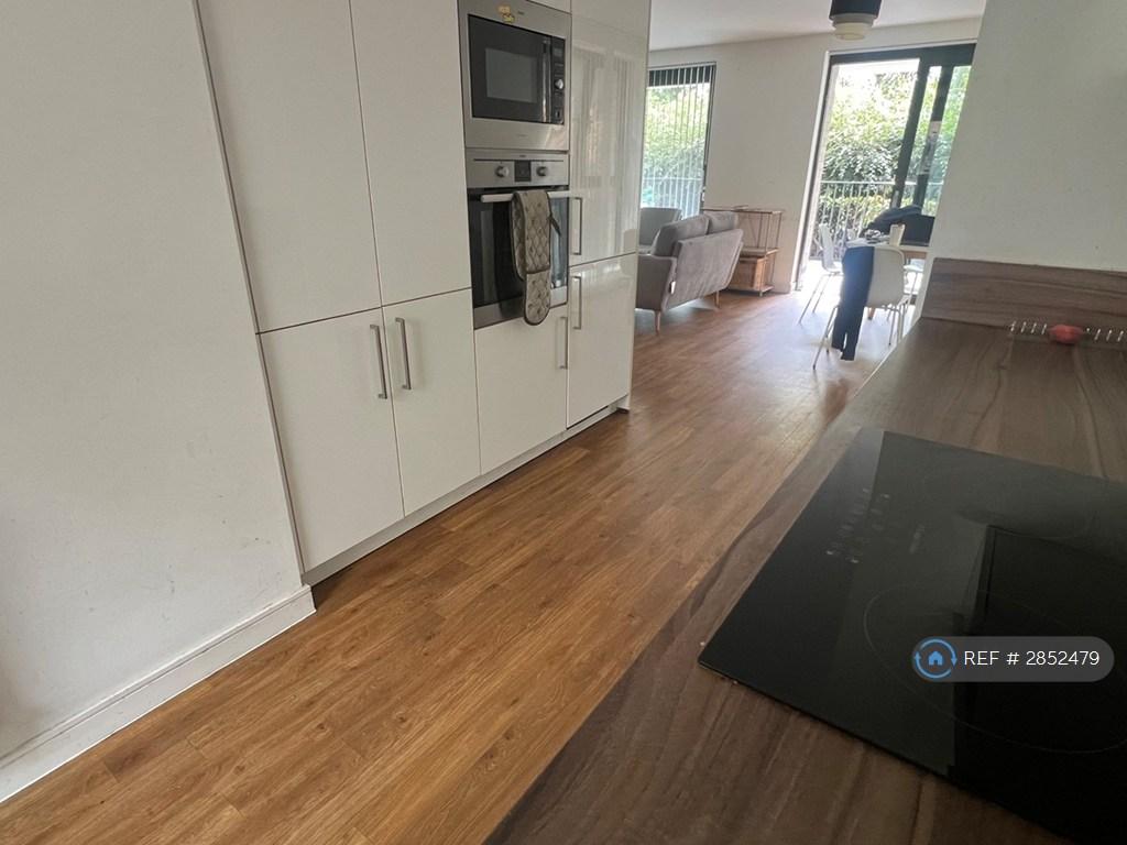 House in London - View 3