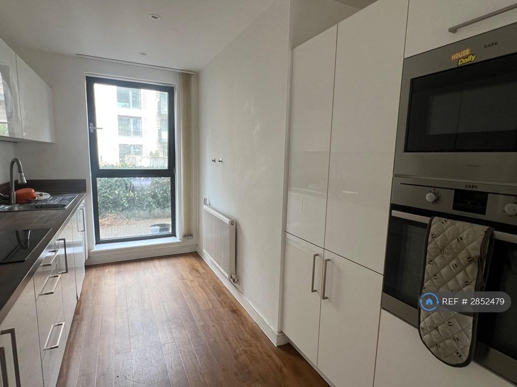 House in London - View 5