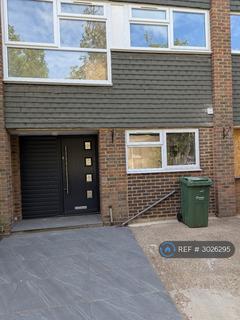 4 bedroom terraced house to rent, Normington Close, London, SW16